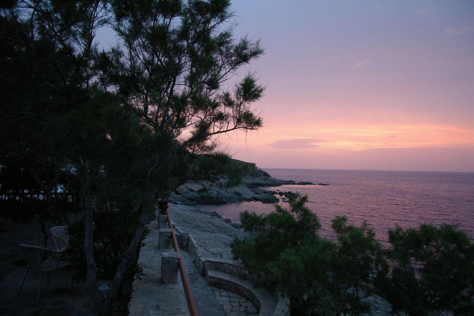 Cavos Bay Hotel & Studios Armenistis  Bagian luar foto